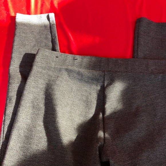 Small Ann Taylor pants - Picture 2 of 4